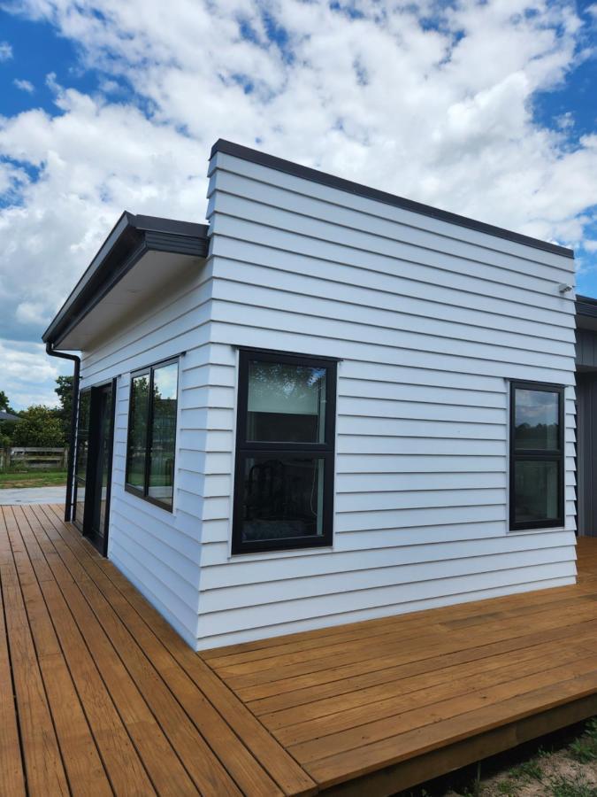 Aberdeen Cottage With Hobbit House Sleep-Out Tamahere Exterior photo