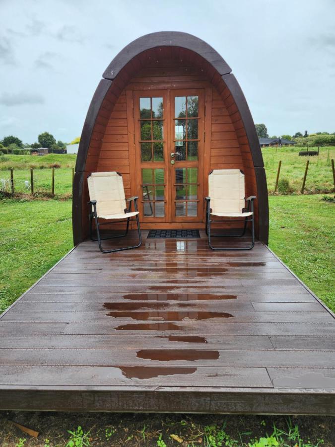 Aberdeen Cottage With Hobbit House Sleep-Out Tamahere Exterior photo